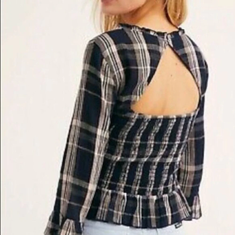Free People Shirred w Elastic Blue Plaid Long-Sleeved Smocked Plaid Crop Shirt